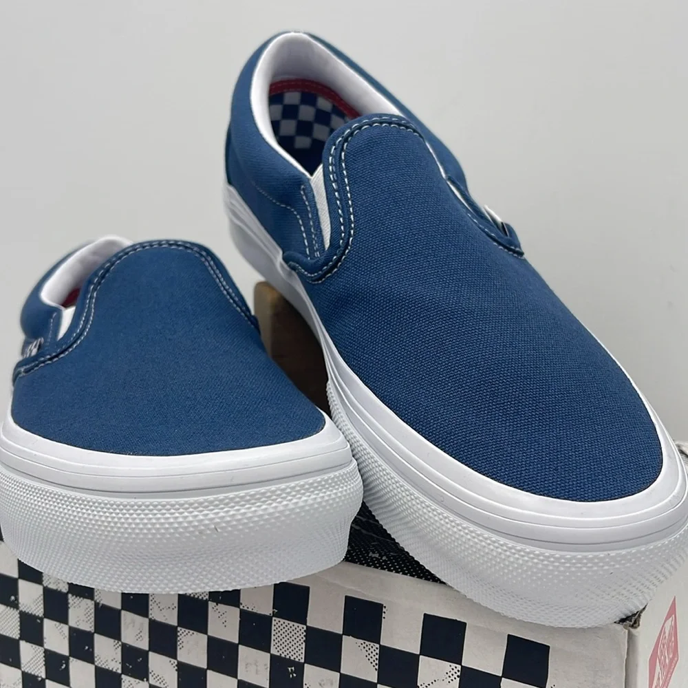Vans WMNS Skate Slip-On Wrapped Dark Denim
VN0A5FCADDN
Sneakers - Picture 5 of 16